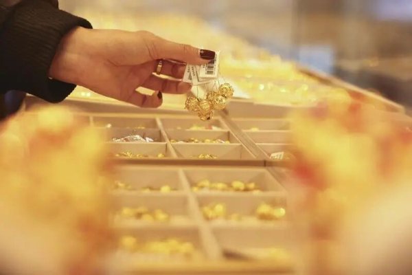 汇丰配资 黄金白银价格均冲高回落后反弹，还能继续涨吗