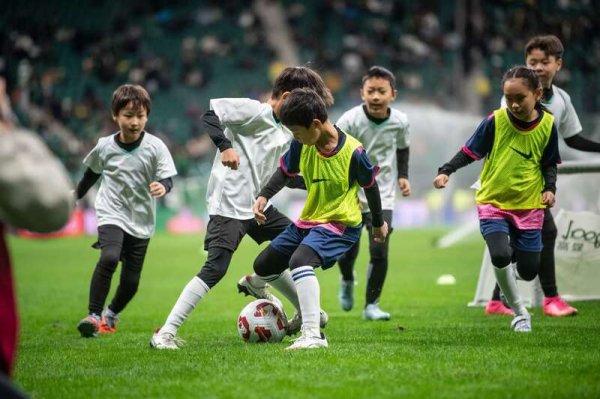 易富配资 “班超进中超”！北京校园足球已构建起市、区、校、班四级联赛机制